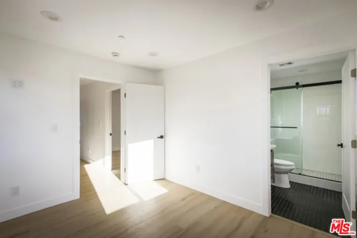 2653 Vineyard Avenue, Los Angeles, California 90016