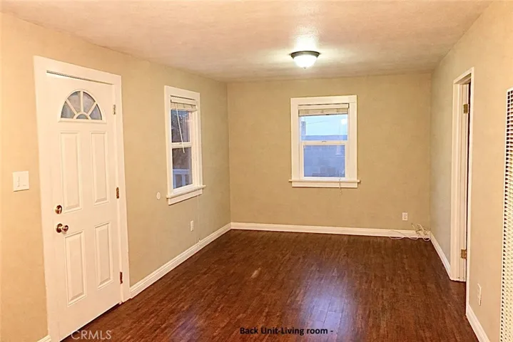 Back Unit - Living room