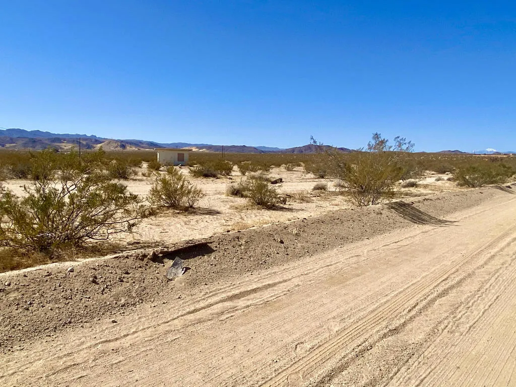2424 Maize Road, Twentynine Palms, California 92277 home-pic-13