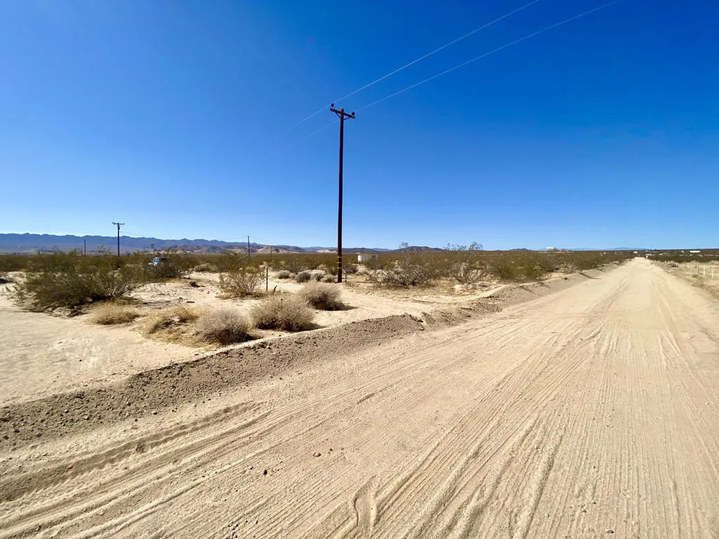 2424 Maize Road, Twentynine Palms, California 92277 home-pic-15