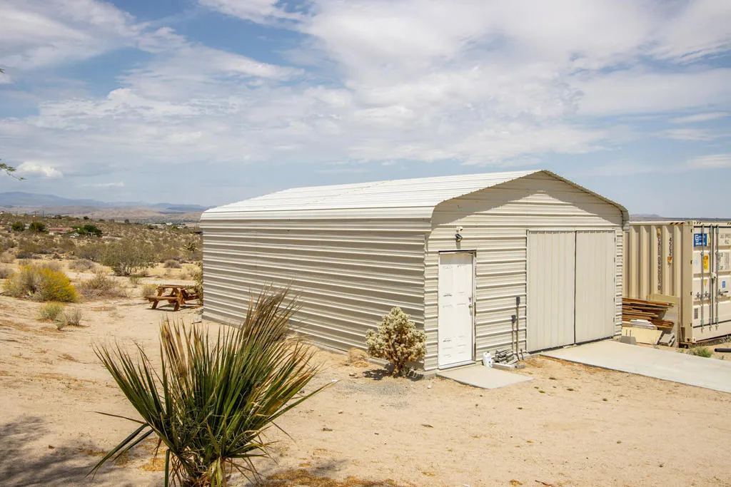 7122 Sunkist Road, Joshua Tree, California 92252 home-pic-23