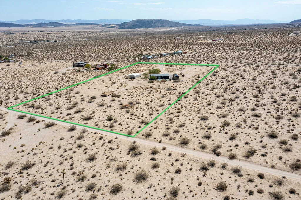 7122 Sunkist Road, Joshua Tree, California 92252 home-pic-17