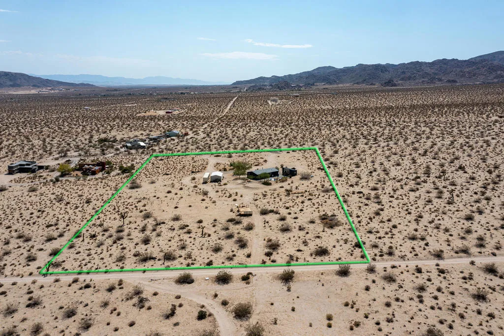 7122 Sunkist Road, Joshua Tree, California 92252 home-pic-16