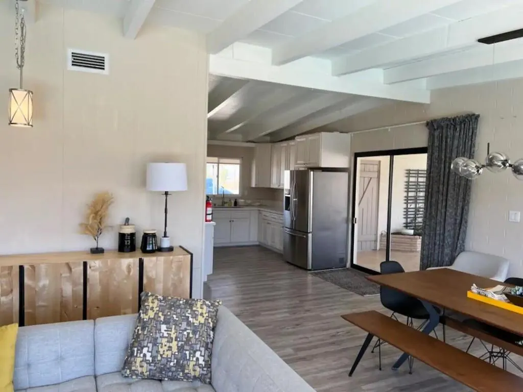 73633 Desert Trail Drive, Twentynine Palms, California 92277 home-pic-34