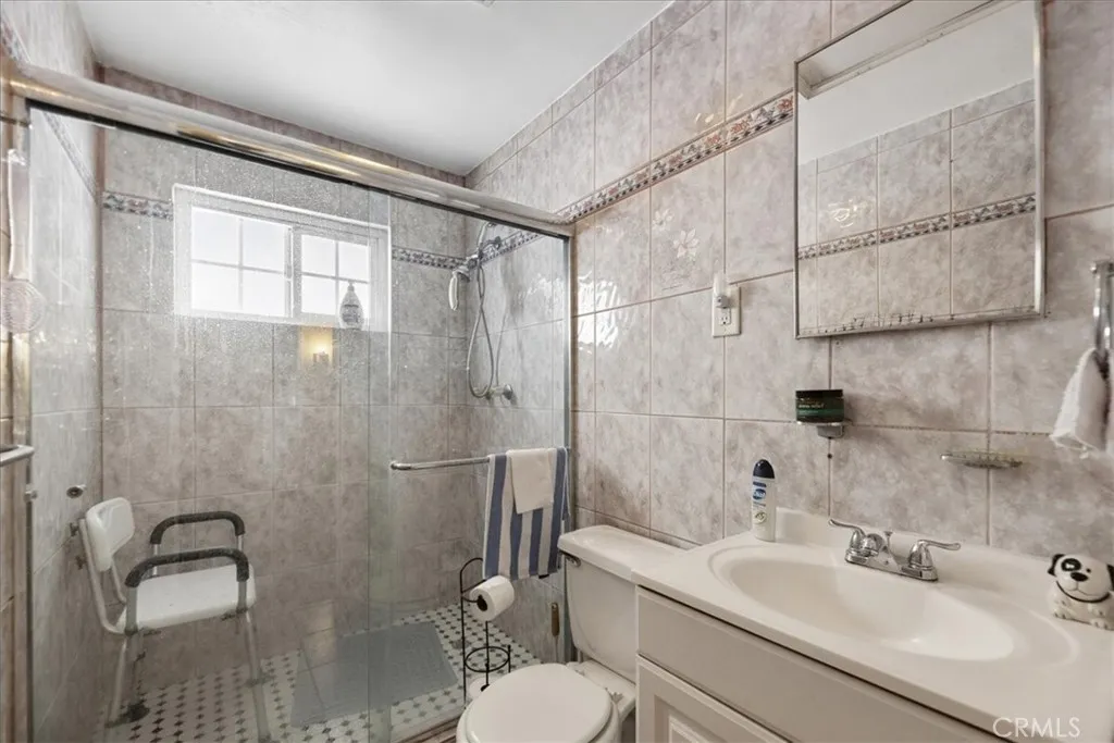 9223 Parmelee, Los Angeles, California 90002 home-pic-14