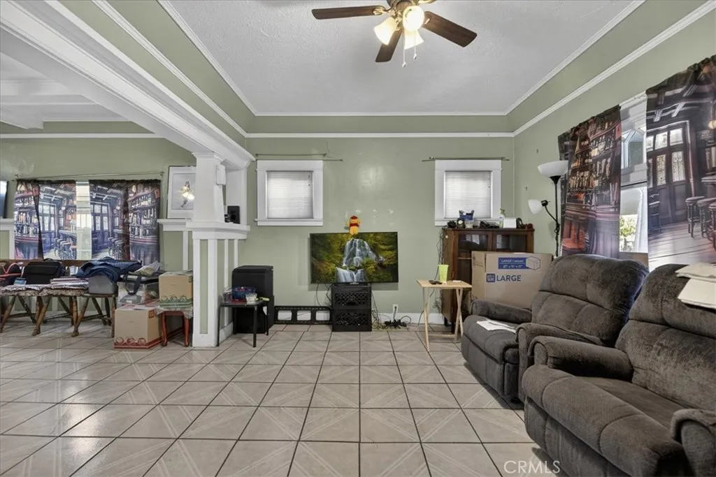 9223 Parmelee, Los Angeles, California 90002 home-pic-3