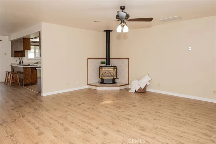 Gas fireplace & new flooring