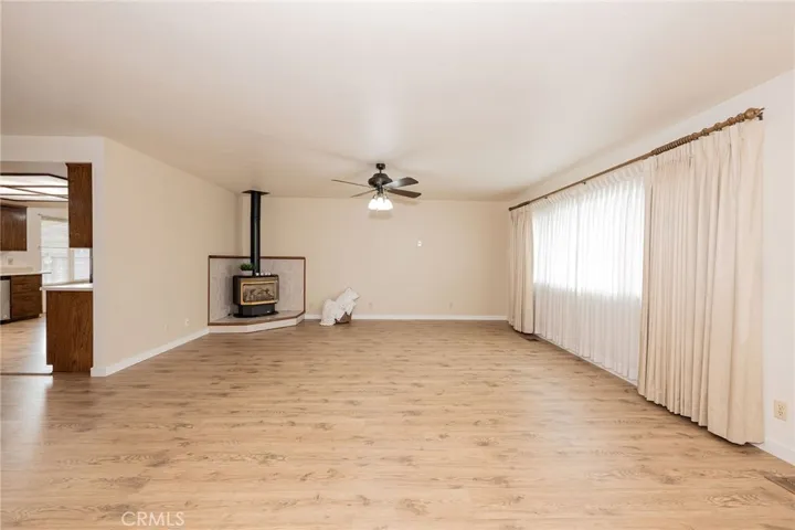 Very Spacious Living room