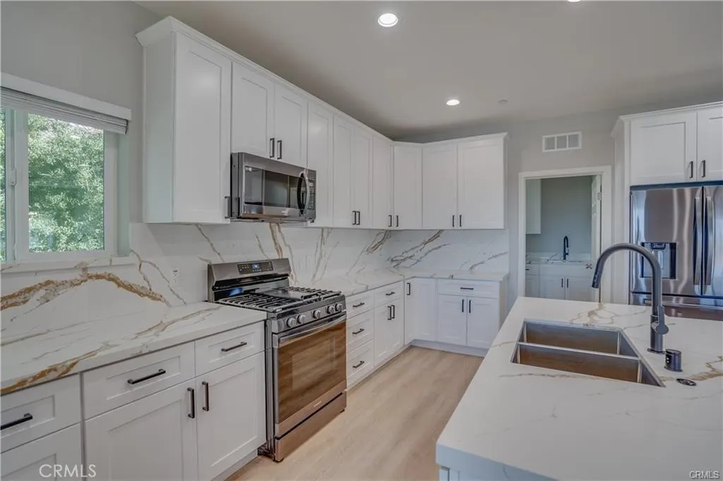 14473 Dove Canyon, Riverside, California 92503 home-pic-10
