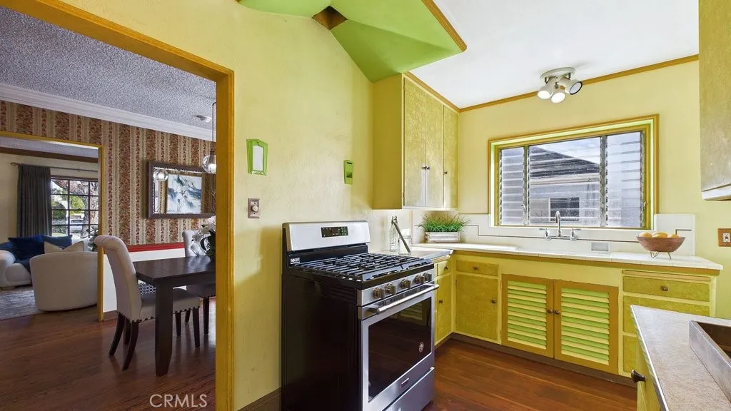233 Cresta, San Gabriel, California 91775 home-pic-10