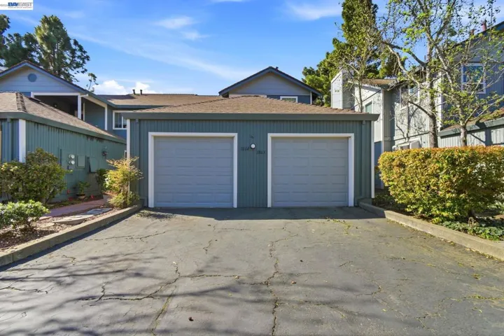 Garage + driveway parking—rare and worth it.