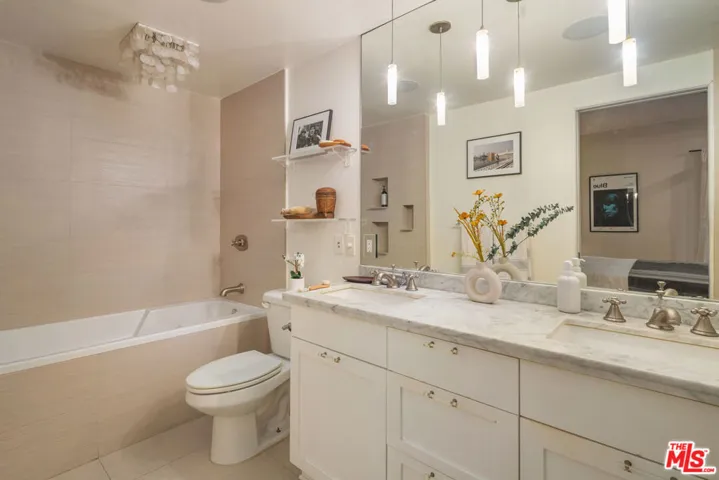 1133 N Clark Street 103, West Hollywood, California 90069