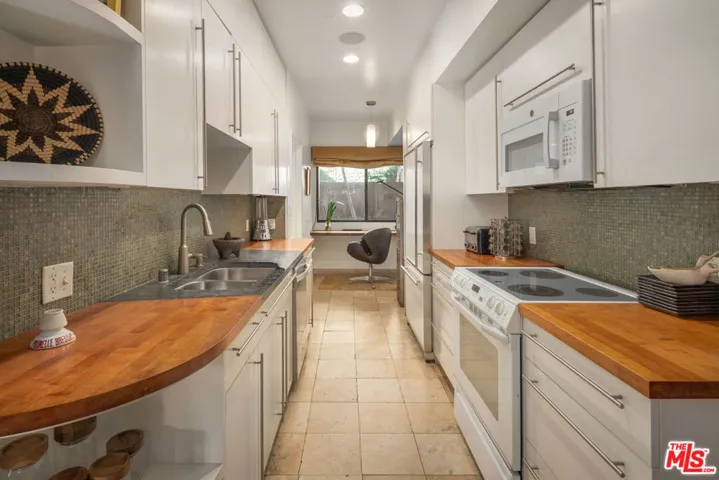 1133 N Clark Street 103, West Hollywood, California 90069