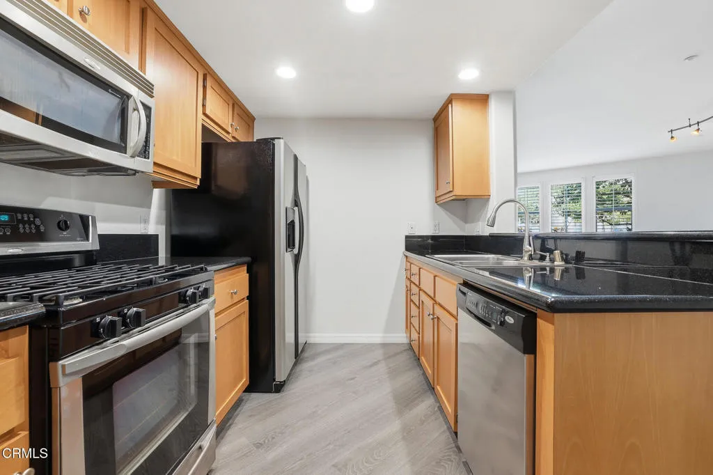 259 Riverdale Court 241, Camarillo, California 93012 home-pic-16