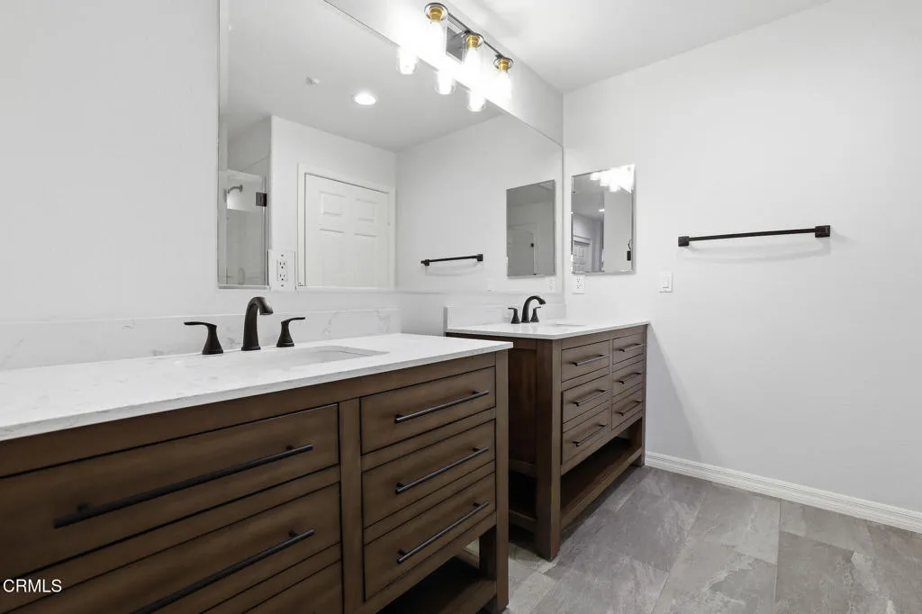 259 Riverdale Court 241, Camarillo, California 93012 home-pic-10