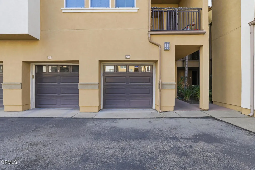 259 Riverdale Court 241, Camarillo, California 93012 home-pic-22