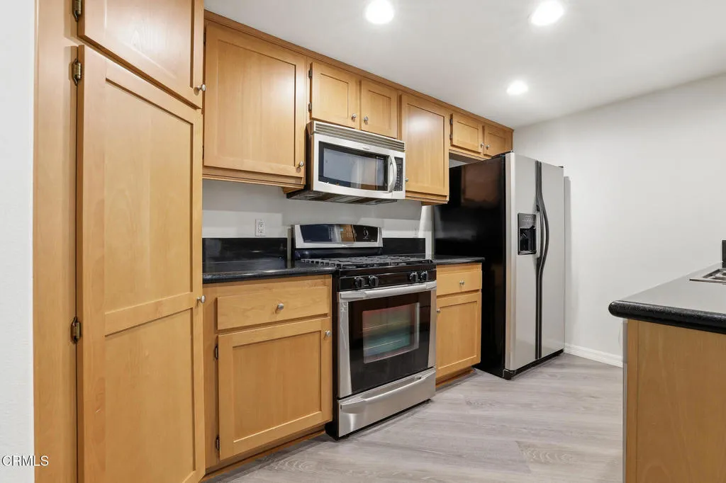 259 Riverdale Court 241, Camarillo, California 93012 home-pic-17