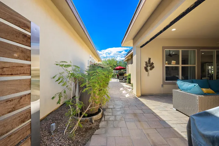 32-print-MF_Monarchos_0226_032