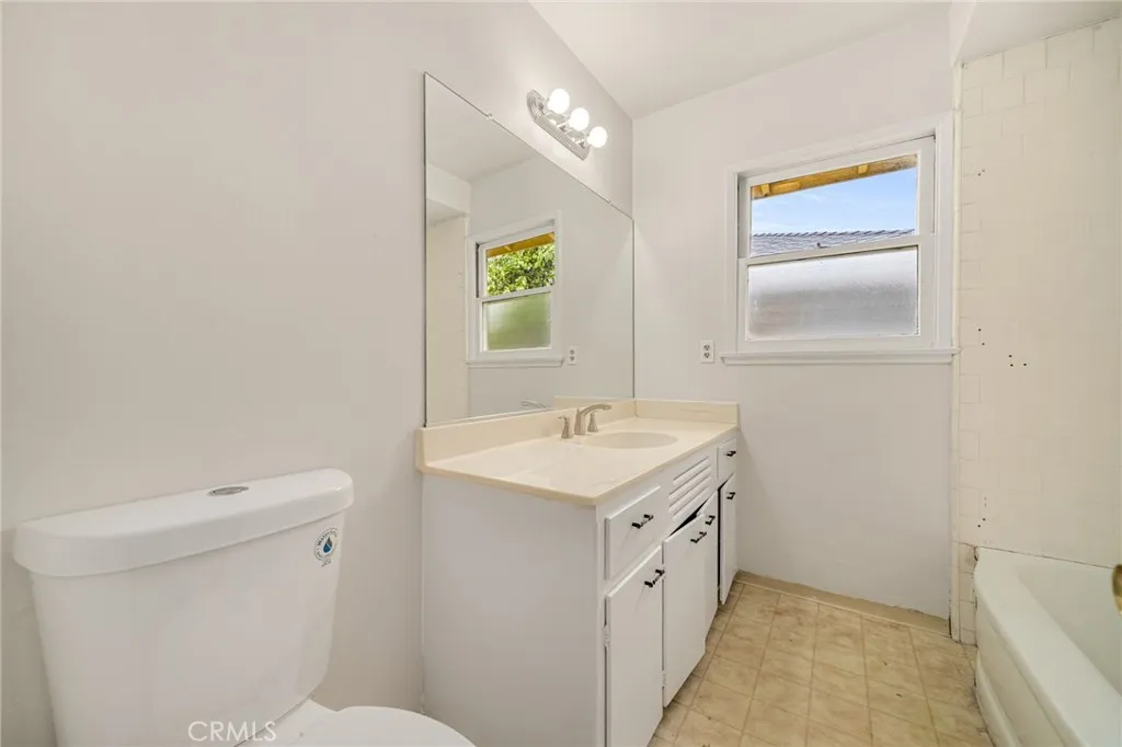 1316 N East Street, Anaheim, California 92805 home-pic-18