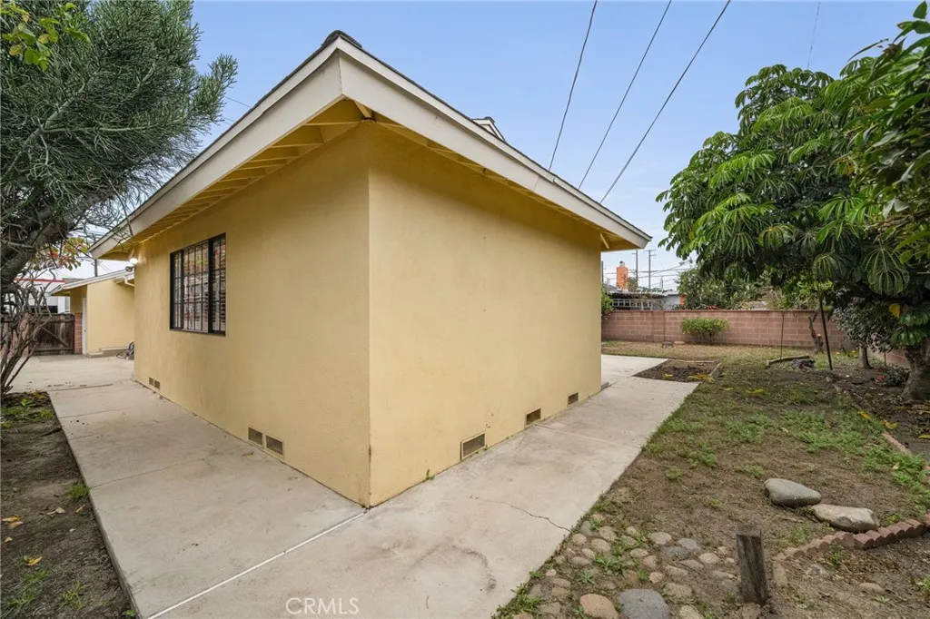 1316 N East Street, Anaheim, California 92805 home-pic-26