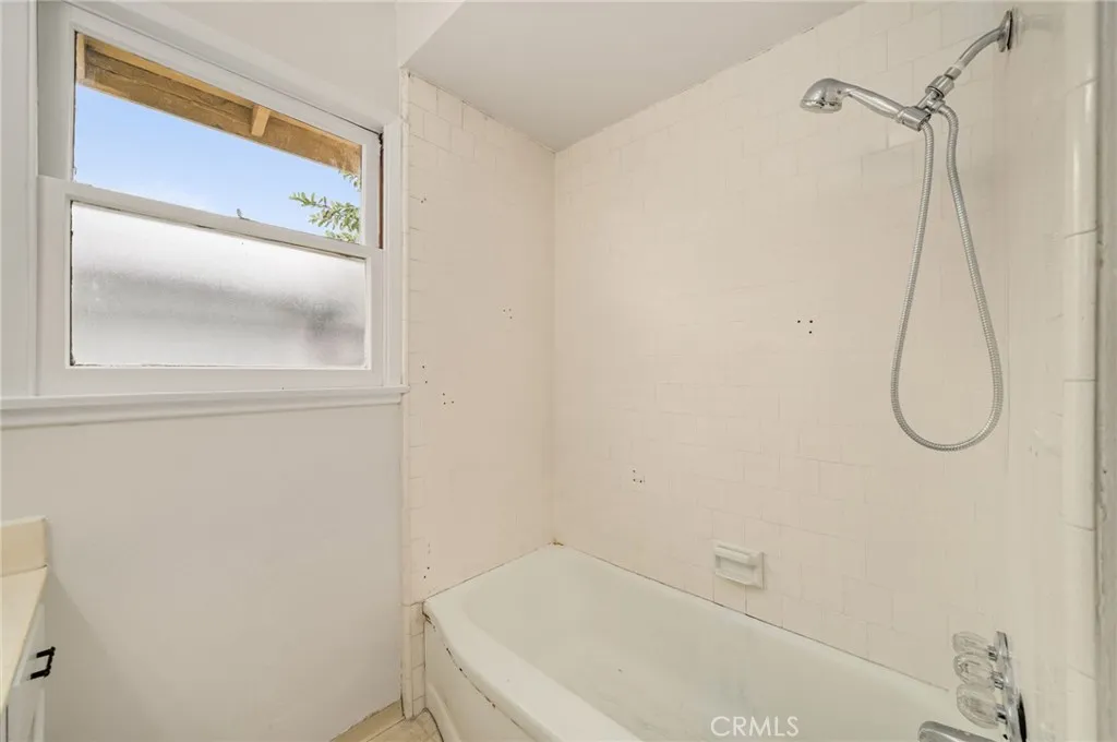 1316 N East Street, Anaheim, California 92805 home-pic-19