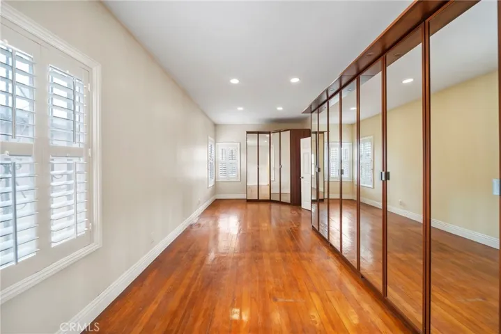 Room #B Removable mirrored closet doors