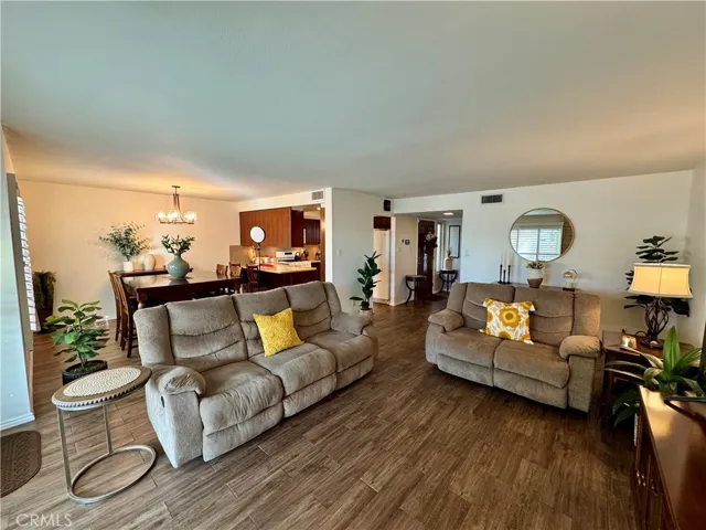 Living room & dining area