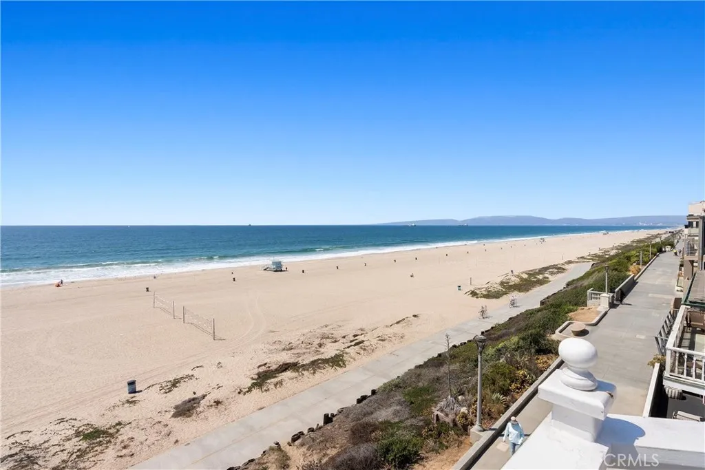 1304 The Strand A, Manhattan Beach, California 90266 home-pic-40