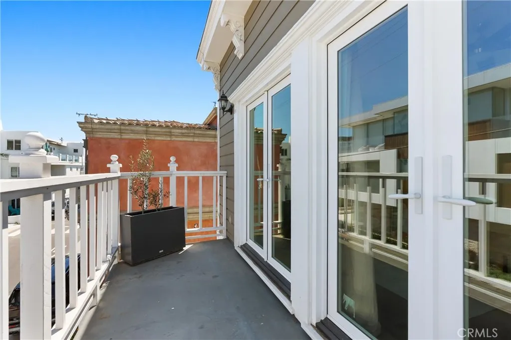 1304 The Strand A, Manhattan Beach, California 90266 home-pic-30