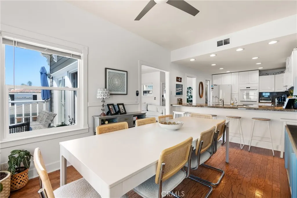 1304 The Strand A, Manhattan Beach, California 90266 home-pic-18