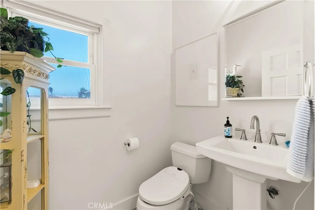 1304 The Strand A, Manhattan Beach, California 90266 home-pic-37