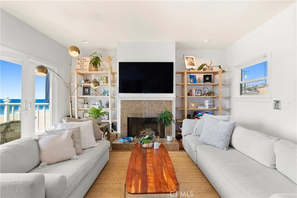 1304 The Strand A, Manhattan Beach, California 90266 home-pic-12
