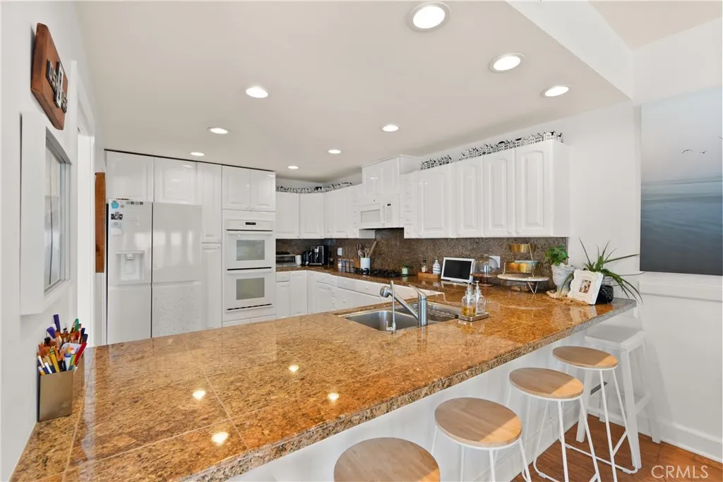 1304 The Strand A, Manhattan Beach, California 90266 home-pic-19