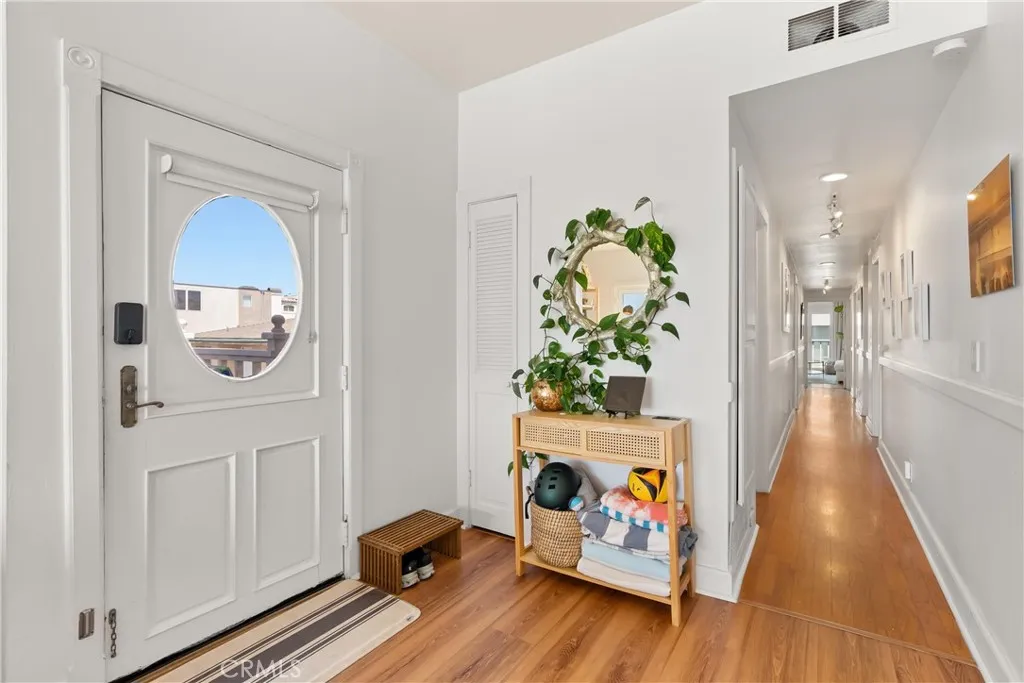 1304 The Strand A, Manhattan Beach, California 90266 home-pic-6