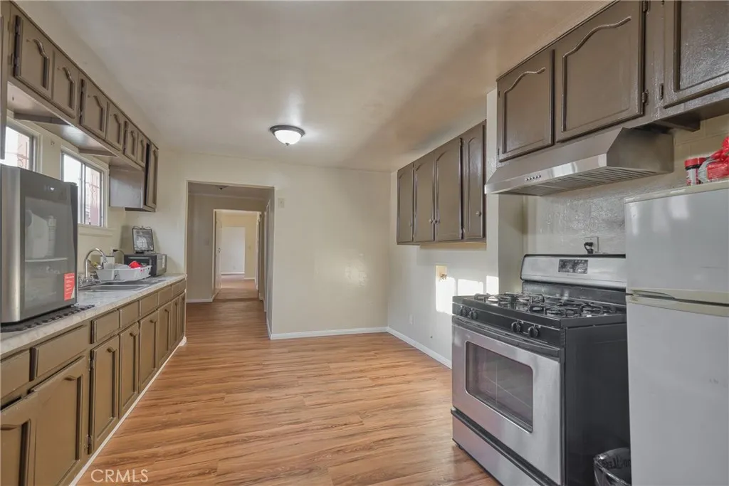 850 W 132nd, Compton, California 90222 home-pic-11