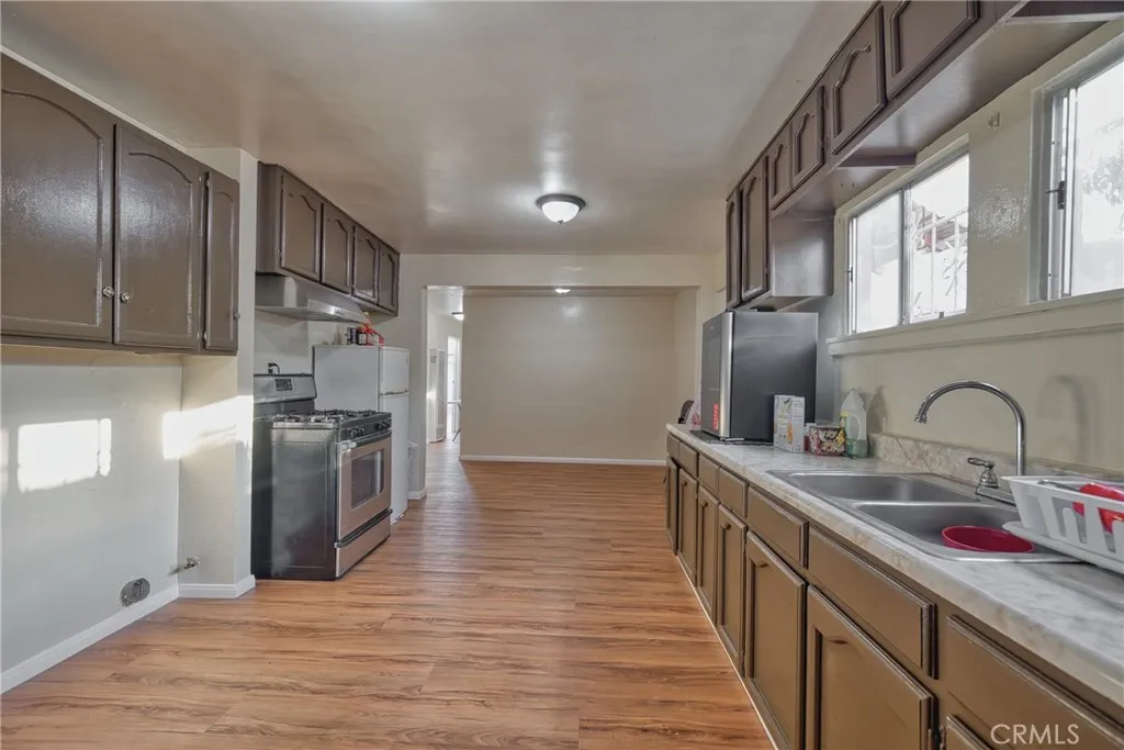 850 W 132nd, Compton, California 90222 home-pic-13