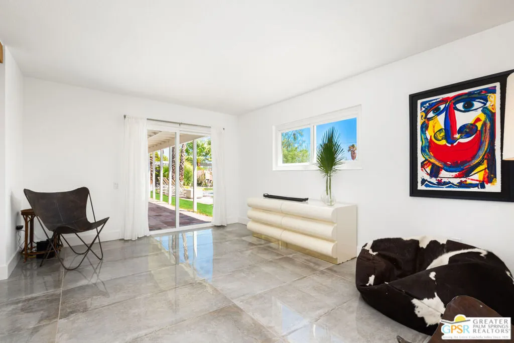2405 E Francis Drive, Palm Springs, California 92262 home-pic-15