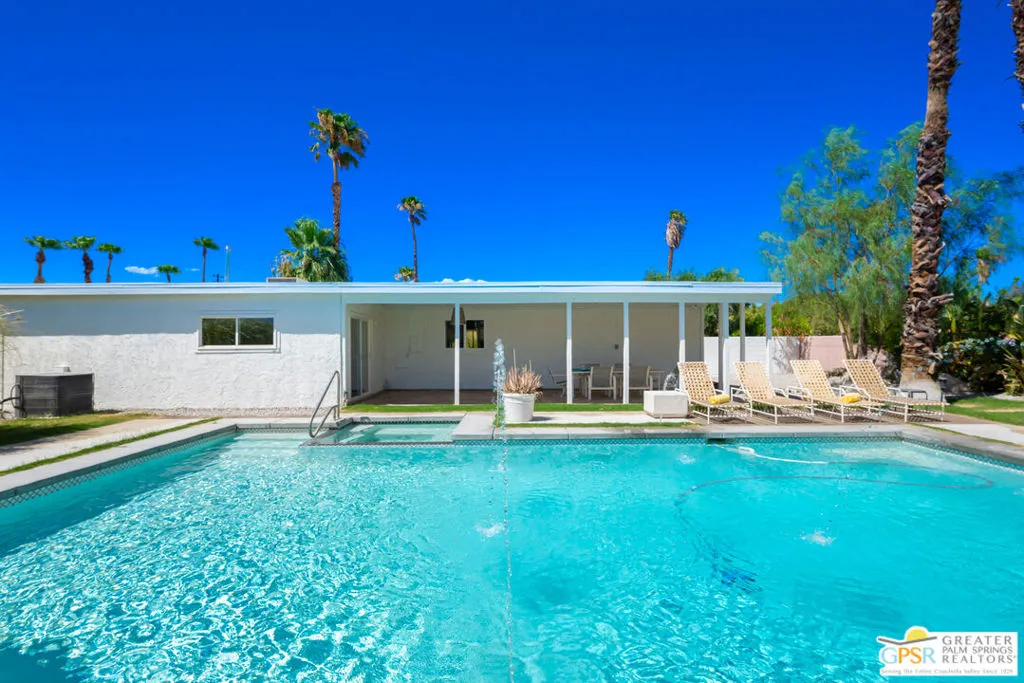 2405 E Francis Drive, Palm Springs, California 92262 home-pic-24