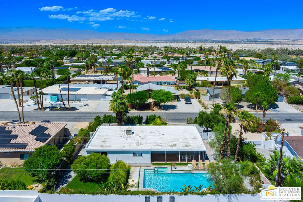 2405 E Francis Drive, Palm Springs, California 92262 home-pic-34