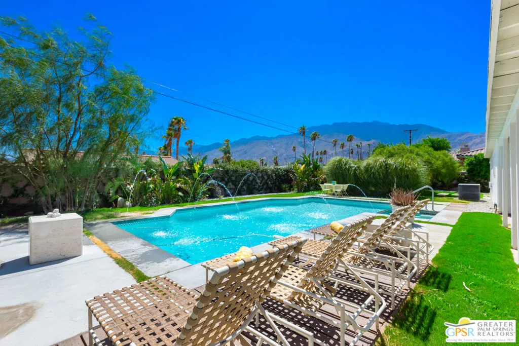 2405 E Francis Drive, Palm Springs, California 92262 home-pic-2