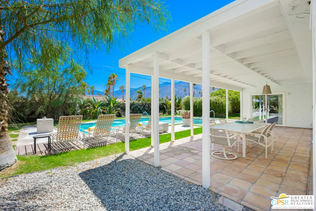 2405 E Francis Drive, Palm Springs, California 92262 home-pic-3