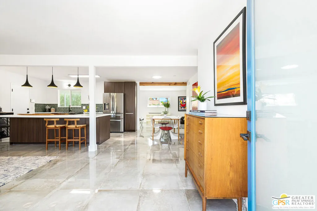 2405 E Francis Drive, Palm Springs, California 92262 home-pic-6