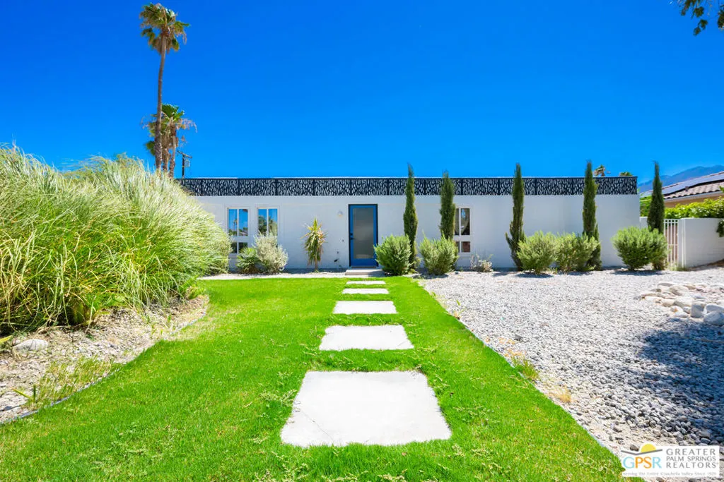 2405 E Francis Drive, Palm Springs, California 92262 home-pic-5