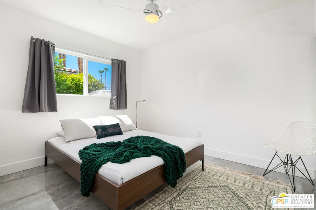 2405 E Francis Drive, Palm Springs, California 92262 home-pic-29