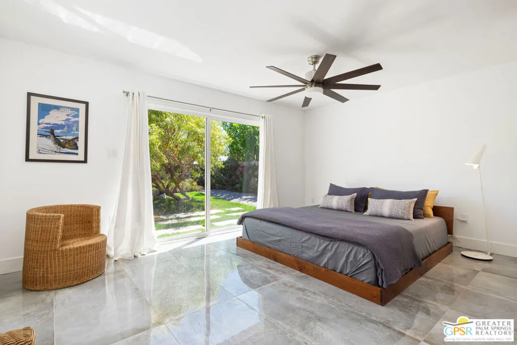 2405 E Francis Drive, Palm Springs, California 92262 home-pic-27