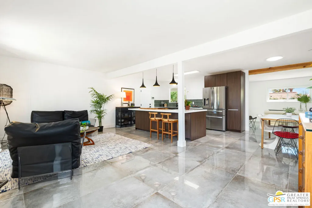 2405 E Francis Drive, Palm Springs, California 92262 home-pic-7