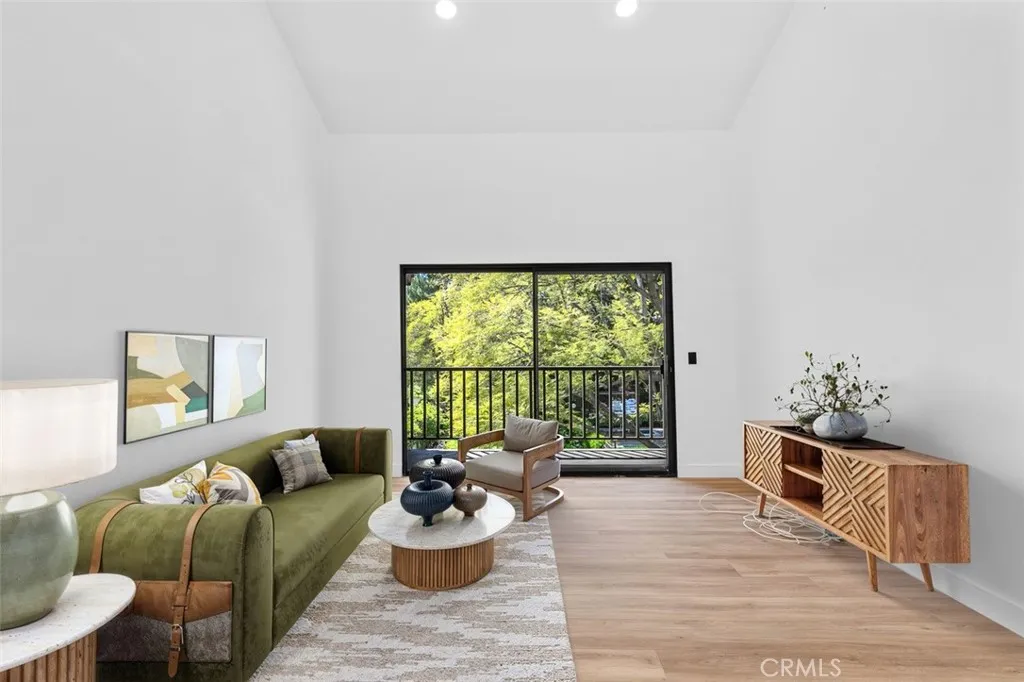 4210 Via Arbolada 317, Los Angeles, California 90042 home-pic-5