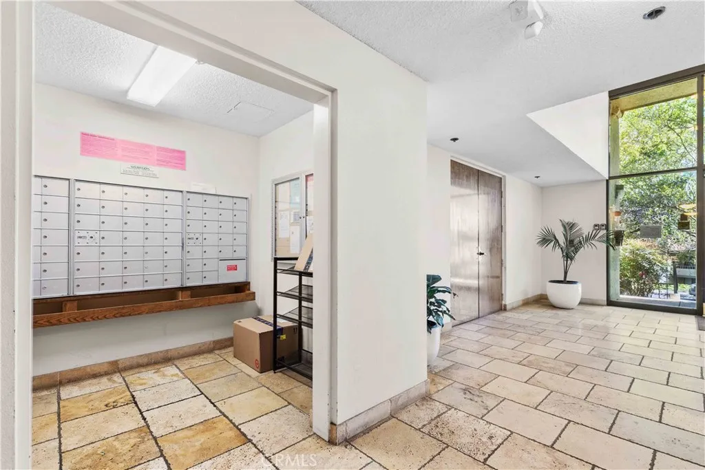 4210 Via Arbolada 317, Los Angeles, California 90042 home-pic-16