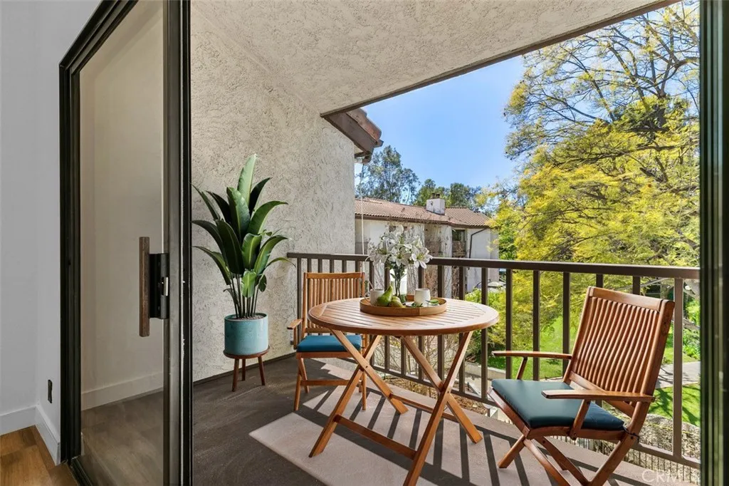 4210 Via Arbolada 317, Los Angeles, California 90042 home-pic-3