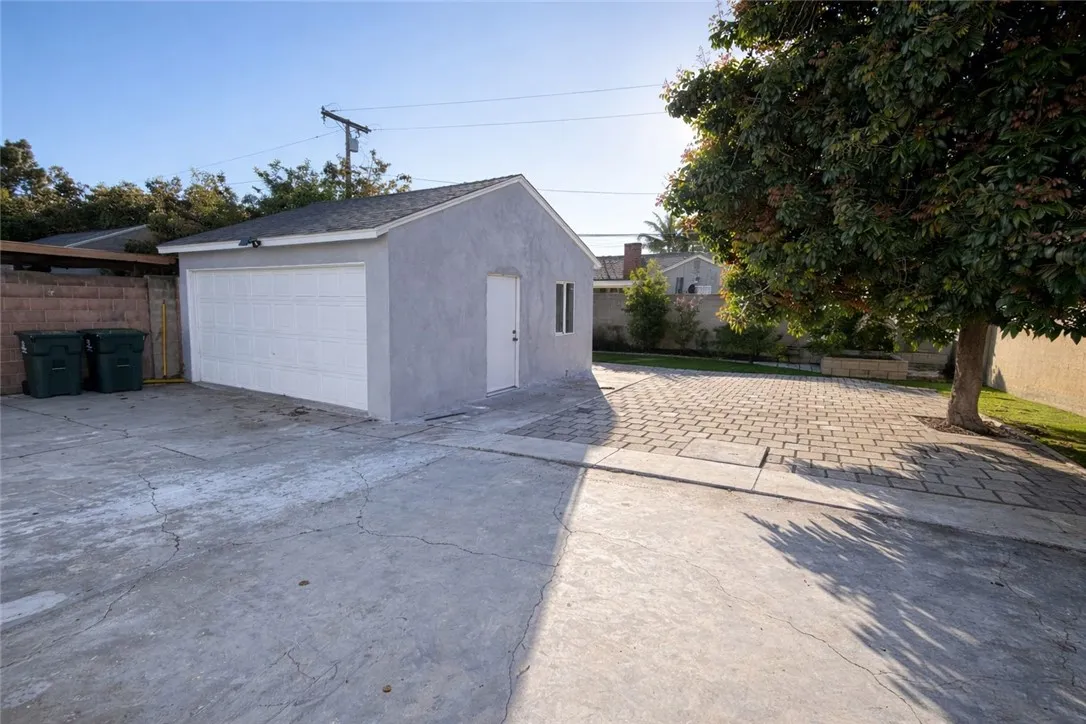 1020 N Raitt, Santa Ana, California 92703 home-pic-5